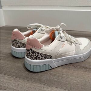 Skechers Women's Sneakers in Cream and Pink with Leopard Accent